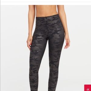 Spanx Faux Leather leggings